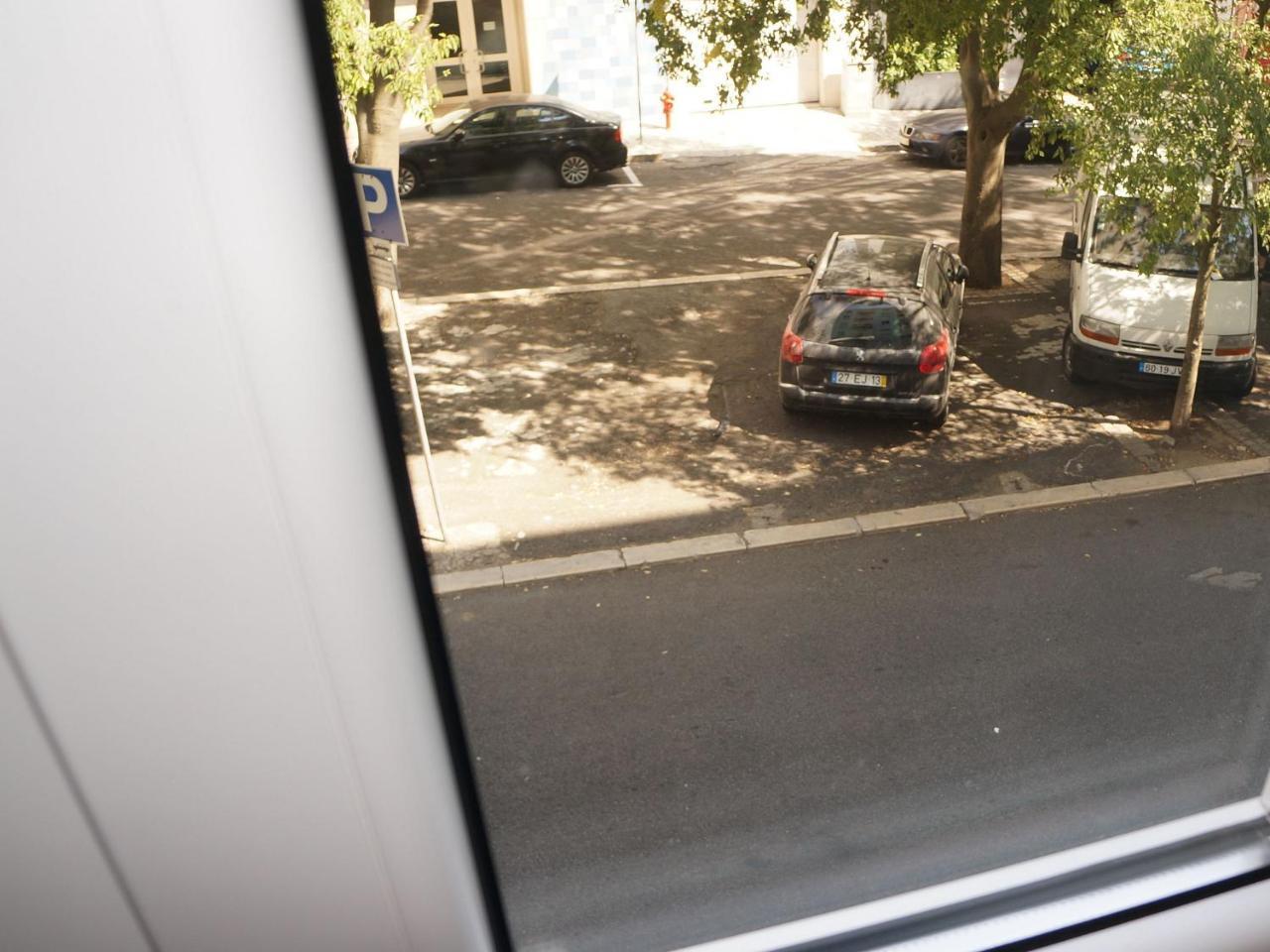 White And Grey Lisbon Apartment Exterior photo